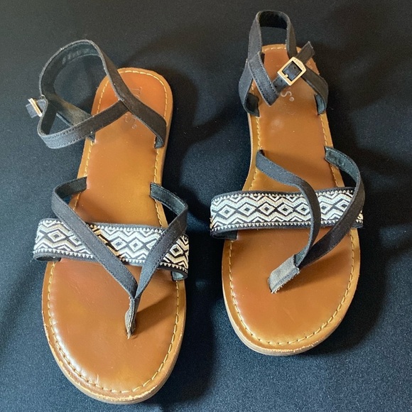 Toms Shoes - TOMS Lexie Geometric Aztec Embroidered Sandals Black Size 9